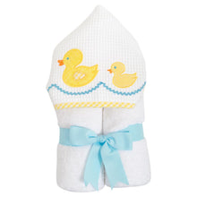 Load image into Gallery viewer, Everykid Hooded Towels - Assorted