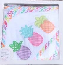 Load image into Gallery viewer, Boxed Hooded Towel Set