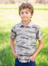 Load image into Gallery viewer, Classic Camo Short Sleeve Polo Shirt
