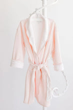 Load image into Gallery viewer, Bathrobe - Pink Jaquard Bows with Scalloped Edges

