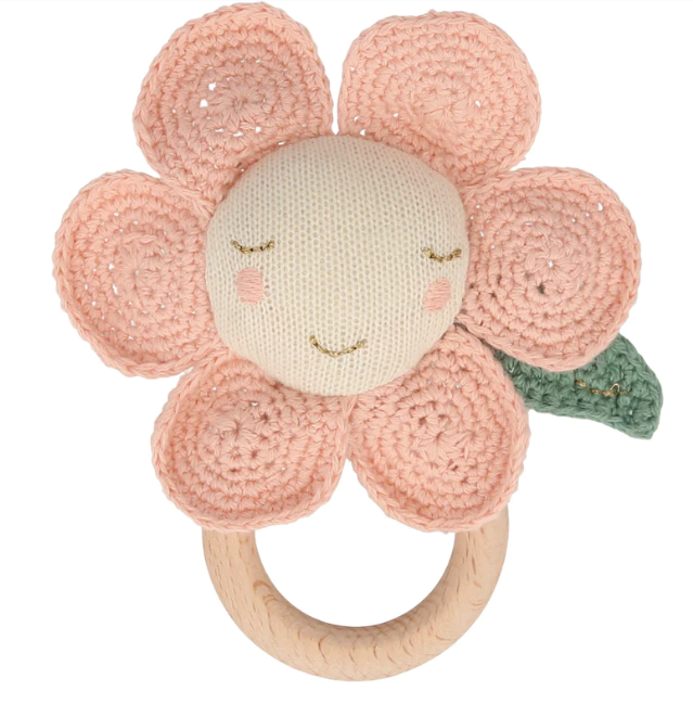 Peach Daisy Rattle – Belles & Beaux®