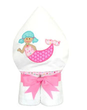 Load image into Gallery viewer, Everykid Hooded Towels - Assorted
