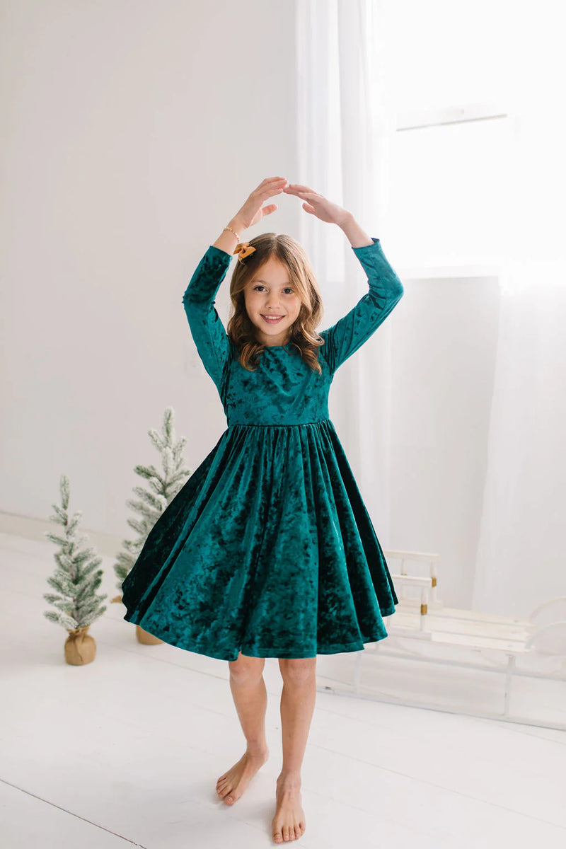 Gwendolyn Dress - Green Crushed Velvet – Belles & Beaux®