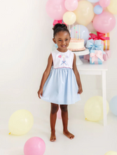 Load image into Gallery viewer, Brady Button In With Wand Applique
