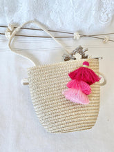 Load image into Gallery viewer, Tassel Straw Purse
