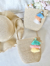 Load image into Gallery viewer, Tassel Straw Purse
