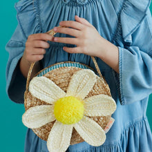 Load image into Gallery viewer, White Daisy Straw Bag
