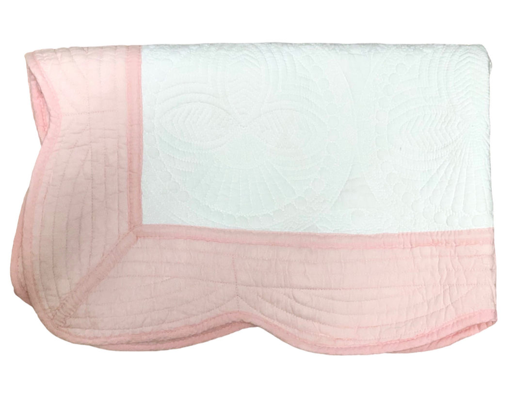 Scalloped Quilt - White with Baby Pink Border
