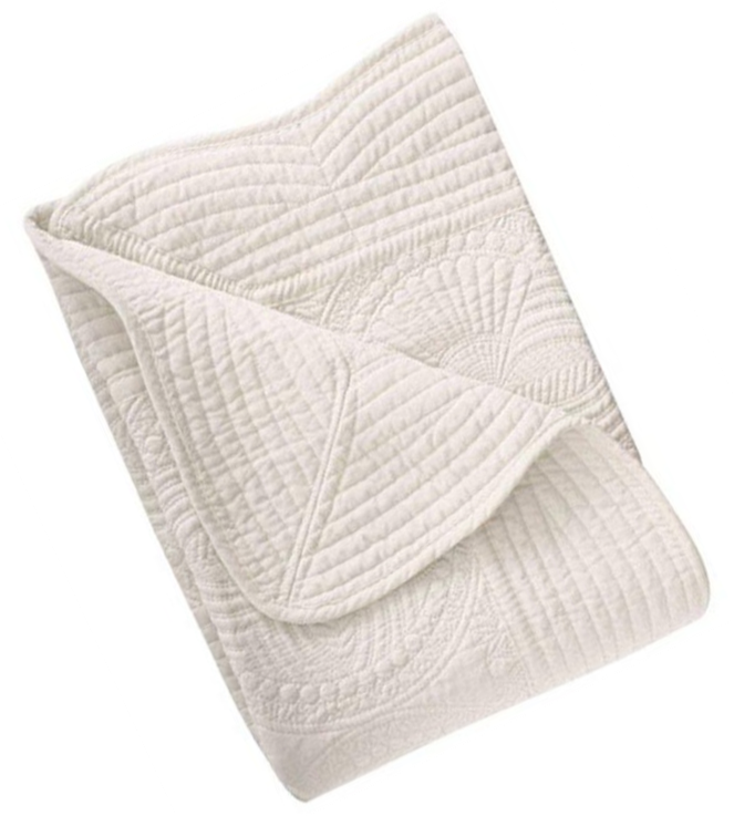 Scallop Cream Quilt