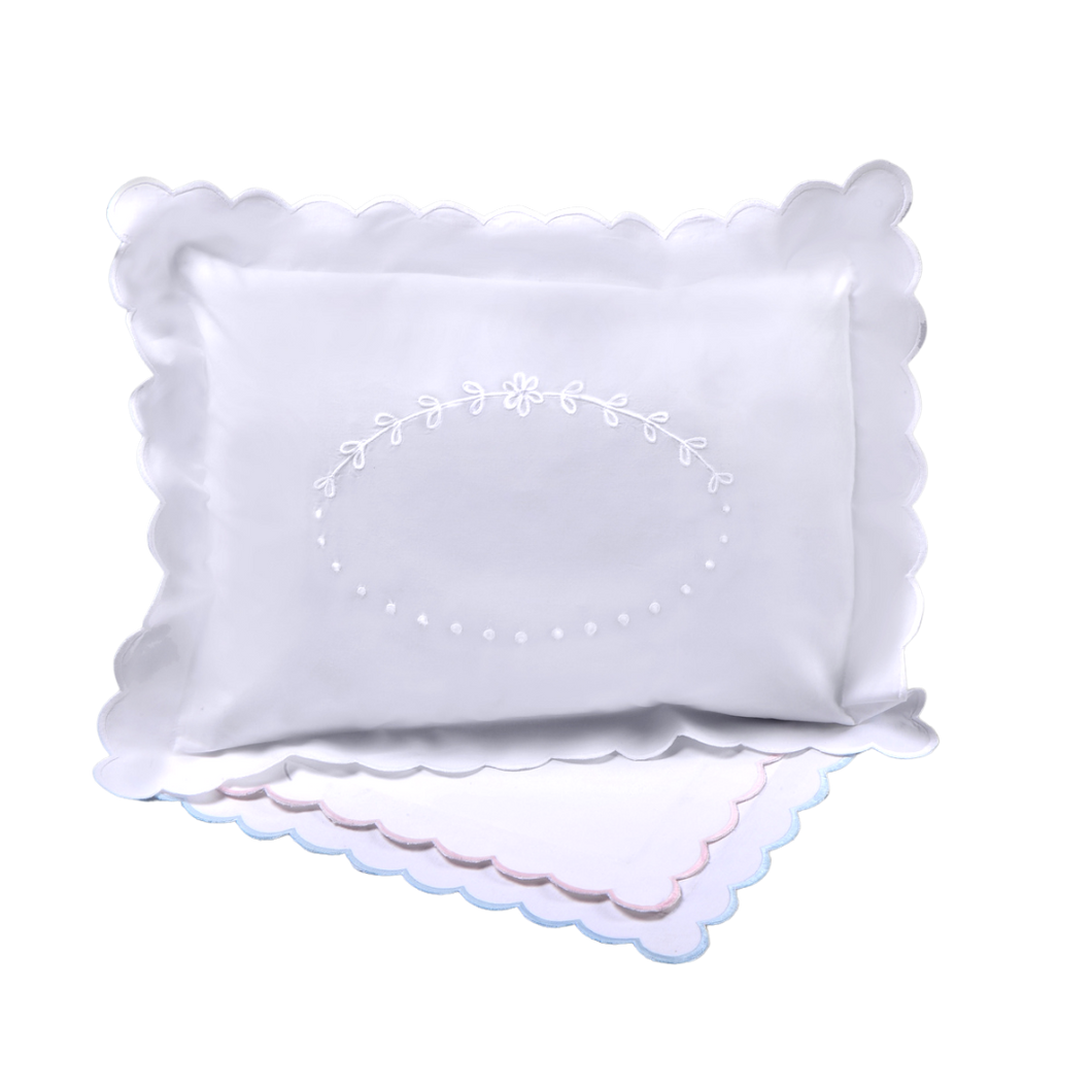 Scalloped Monogram Pillow Case With Insert – Belles & Beaux®