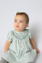 Load image into Gallery viewer, Oak Leaves Smocked Bishop - Mint
