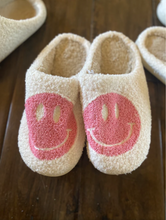 Load image into Gallery viewer, Happy Face Slippers
