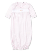 Load image into Gallery viewer, Classic Treasures Pink Sack With Strawberries
